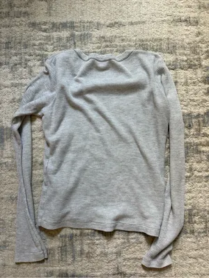 Brandy Melville Light Gray Ribbed Long-Sleeve Top thumbnail 3