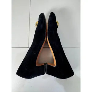 Vintage Salvatore Ferragamo Velvet Pumps Women 7.5 Black Gold Studded Minimalist thumbnail 6