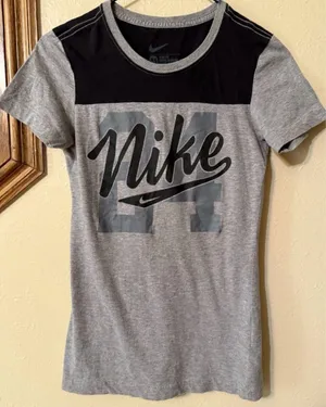 Nike Short Sleeve Graphic T-Shirt thumbnail 1