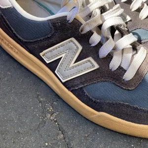 New Balance 300 v2 court sneakers navy blue gray women’s 7 men’s 5.5 thumbnail 2