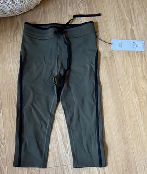 Alo Airbrush High Waist Race Pace Capri thumbnail 1