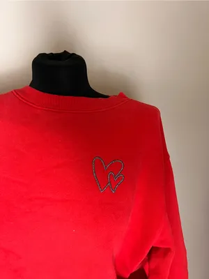 Universal Threads Red Heart Embroidered Crewneck Sweatshirt thumbnail 2