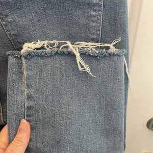 Free People Hi Rise Raw Hem Straight Leg Medium Wash Jeans Size 32‎ thumbnail 4