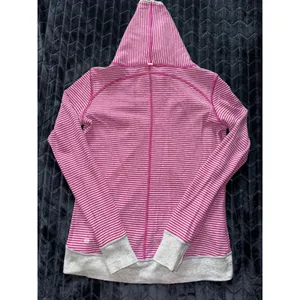 Lululemon In A Cinch Heathered Gray‎ Hoodie Thumbhole Pullover Women's Size 8 thumbnail 6
