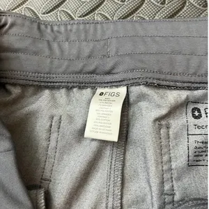 FIGS Zamora Jogger Gray Scrub Pants Sz‎ medium Women's Style W18SW2005 thumbnail 3