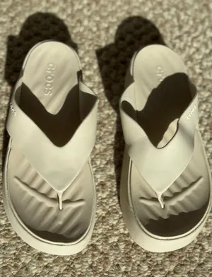 Crocs Getaway Platfrom Cream Thong Flip Flops Sandals Size 10 thumbnail 1