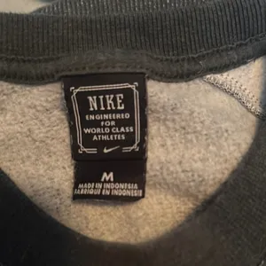 Nike Vintage Gray Crewneck Sweater with zippered pockets. thumbnail 2