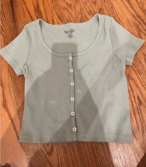 Brandy Melville Zelly Top Short Sleeve thumbnail 1