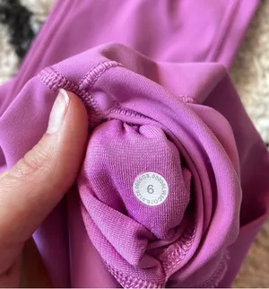 Lululemon RARE NWOT💕⚡️Wunder Under Luxtreme High-Rise Tight 28" thumbnail 5