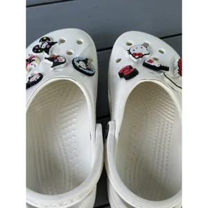 ⁠Crocs Classic Clogs White Women 6 Men 4 Sanrio Hello Kitty Charms⁠ Unisex thumbnail 10