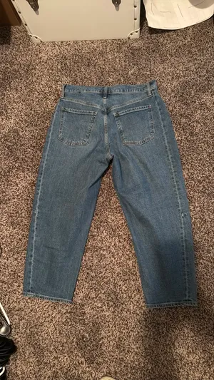 Old Navy Barrel Jeans thumbnail 3