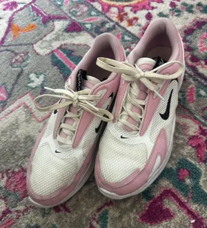 Women’s Nike Air Max thumbnail 1