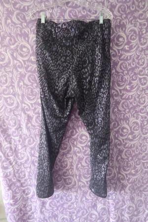 Victoria's Secret leopard print leggings in black and purple size 16/170/86a (XL). thumbnail 6