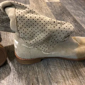 Tom’s boots‎ thumbnail 5