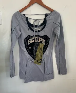 Vintage Y2K,Scope Graphic Long Sleeve Top in Light Gray thumbnail 1
