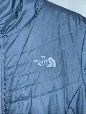 North Face Womens Insulated Reversible Jacket Sz Med Blue Warm Quilted Outerwear thumbnail 3