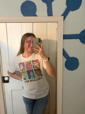 Disney villian era white Tshirt  thumbnail 3