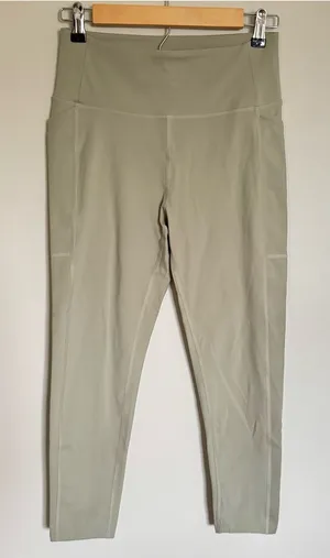 Girlfriend Collective Sage Mint Green 7/8 Length High Rise Pocket Legging Size M thumbnail 1