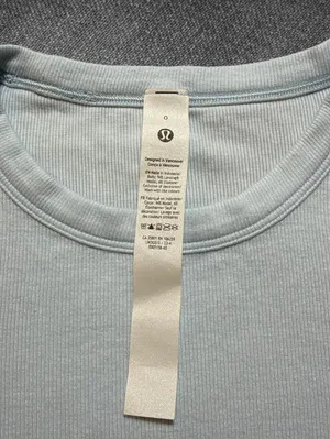 Lululemon Blue Ribbed Cropped Curved Hem Tee Size 0 thumbnail 4