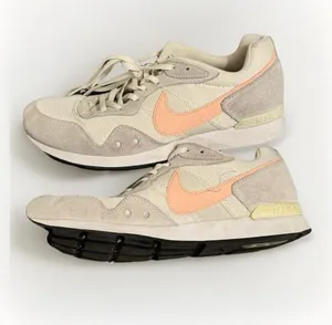 Nike Venture Runner Women’s Shoes VTG 80s 90s Running Off White Coral thumbnail 1