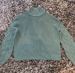 Universal Threads Sweater thumbnail 1