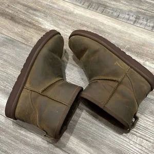 UGG Classic Mini Leather Bomber Boot thumbnail 8