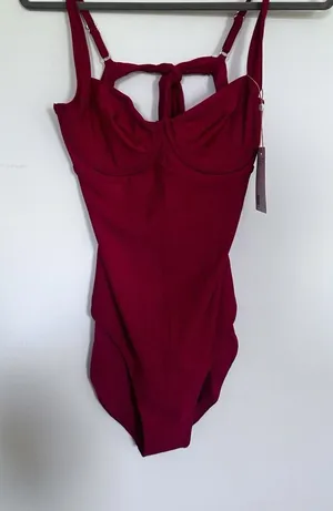 NWT Quince Cherry Red Italian Underwire One Piece Swimsuit Size Large thumbnail 1