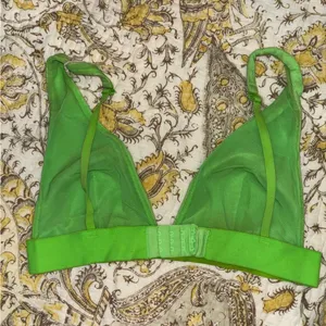 SKIMS Bralette thumbnail 3