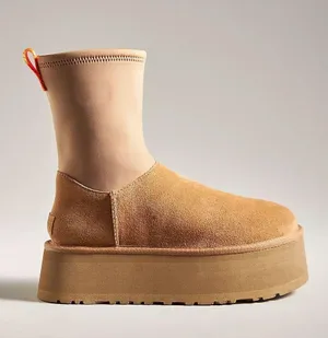 UGG Classic Dipper Stretch Boots size 8 thumbnail 1
