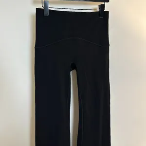 SPANX Booty Boost Flare Pants with Built-In Lift in Very Black Size Large thumbnail 5