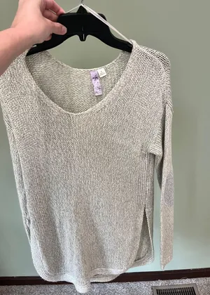 Sweater thumbnail 1