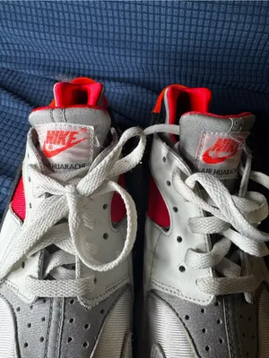 Nike Air Hurrache White Sneakers with Bright Red Accents thumbnail 7