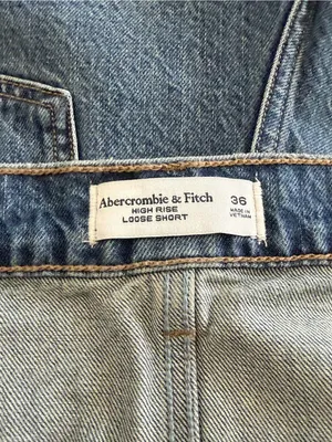 NWT Abercrombie & Fitch High Rise Loose Shorts Size 36 thumbnail 3