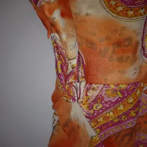 DAISY FUENTES M/L Bright Paisley Floral Lined Tie Back Top in Orange Pink thumbnail 5