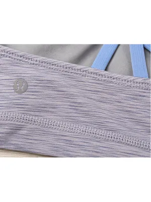 Lululemon Sports Bra Women’s Size 8 Gray Blue‎ Striped Criss Cross Straps thumbnail 7