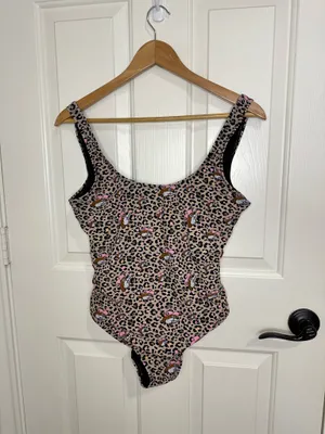 Buccees Tan Pink Cheetah Print Beaver Logo All Over One Piece Swimsuit XS Texas thumbnail 2