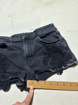 American Eagle hi-rise shortie Black Lace-Applique Denim Shorts 8 thumbnail 4