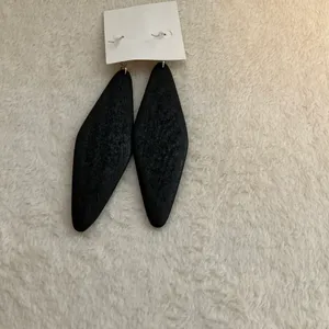 Wooden Earrings Black thumbnail 3