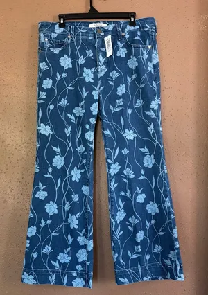 Torrid Belle Isle Aquinnah High Rise Flare Ankle Floral Jeans Blue 10 Tall NWT thumbnail 1