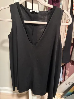 Zara V-Neck Women's Tank thumbnail 1