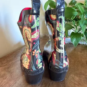 Corkys Womens 10 Black Floral Paisley Rubber Rain Boots Western Ankle Country thumbnail 4