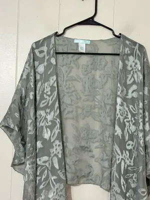 Betsey Johnson Gray Silver Floral Burnout Open Front Kimono Shawl Wrap One Size thumbnail 3