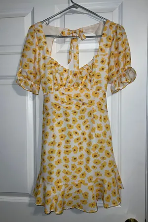 Boutique 1978 And Company Yellow Floral Dress 💛🌻 thumbnail 1
