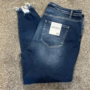 Zenana Button Fly Dark Wash Raw Hem Skinny Jeans – Size 36 NWT thumbnail 2