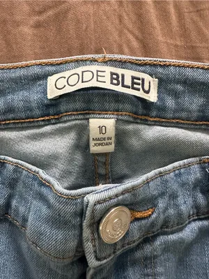 Code Bleu Classic Capri Light Blue Jeans Size 10 thumbnail 2