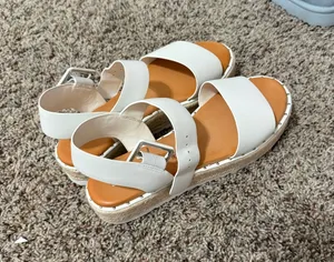 Gianni Bini Sandals thumbnail 1