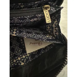 Lucky Brand black leather zip-around wallet with a gold‎ plate detail thumbnail 8