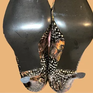 Modern Vice leather cute dark peacock design pointy toe heels! thumbnail 8