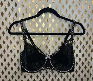 Victoria’s Secret dream angels push-up without padding lacy bra size 36DD thumbnail 1
