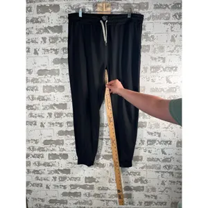 Vuori | women black jogger sweat pants thumbnail 5